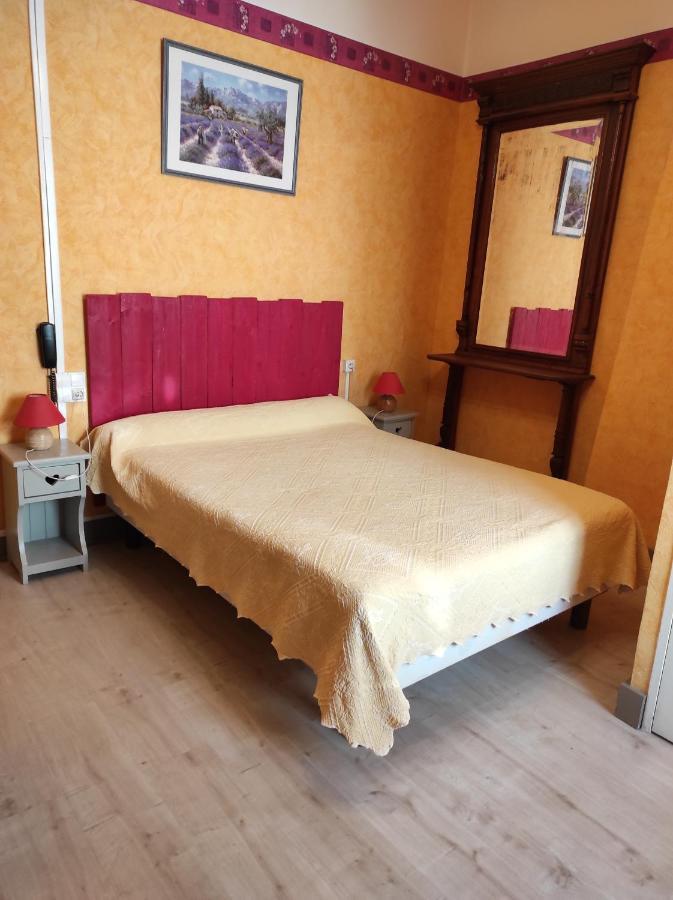 Hotel Régina Salon-de-Provence Esterno foto